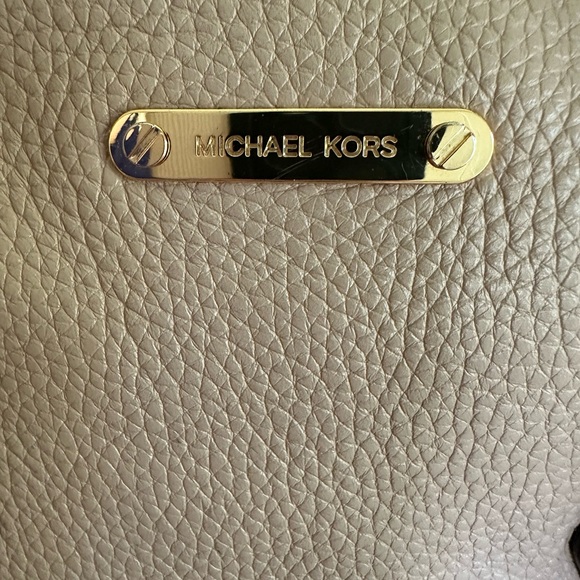 Michael Kors Bedford tassel satchel - Picture 6 of 11